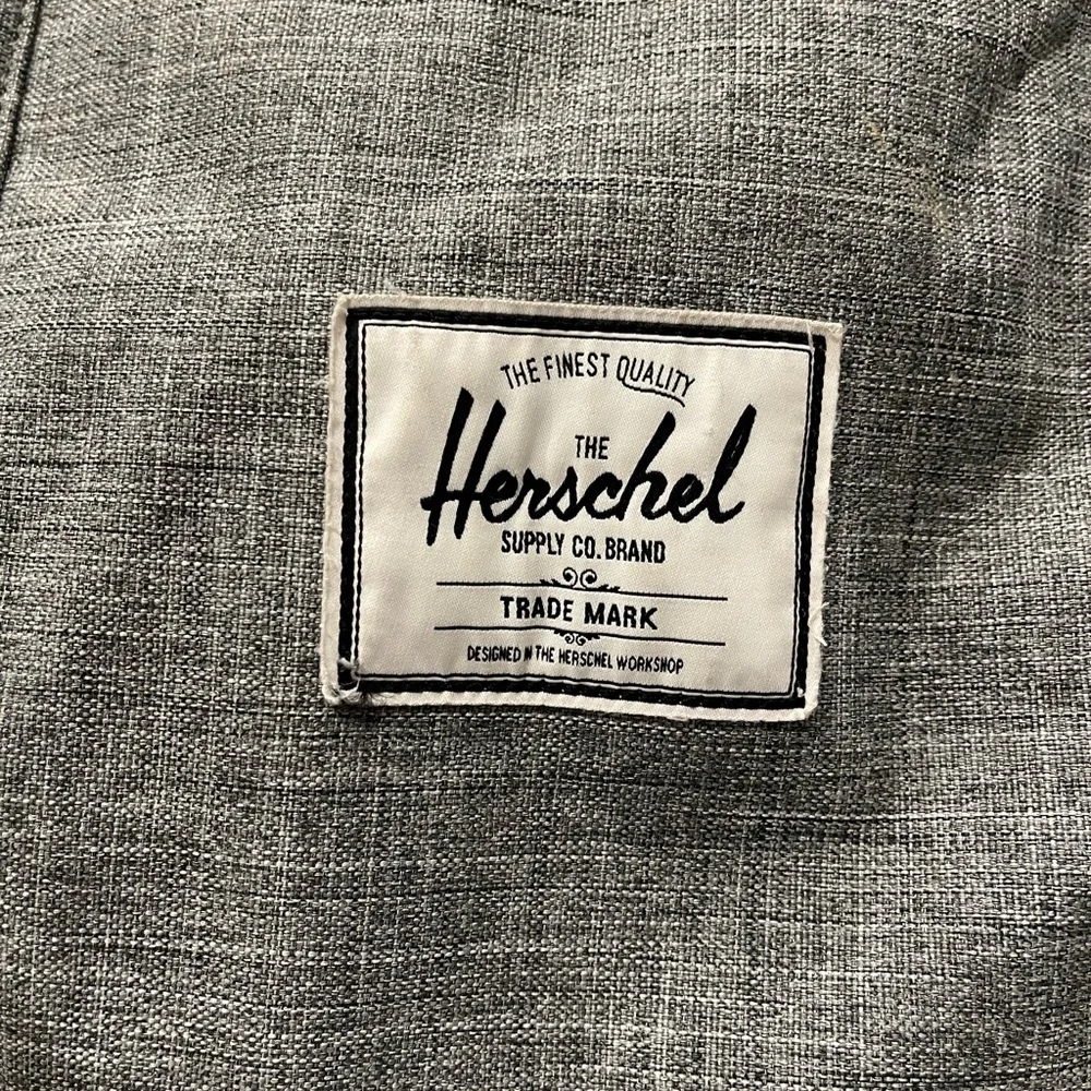 Herschel Supply Company Travel Gray Tote Bag - Picture 5 of 12